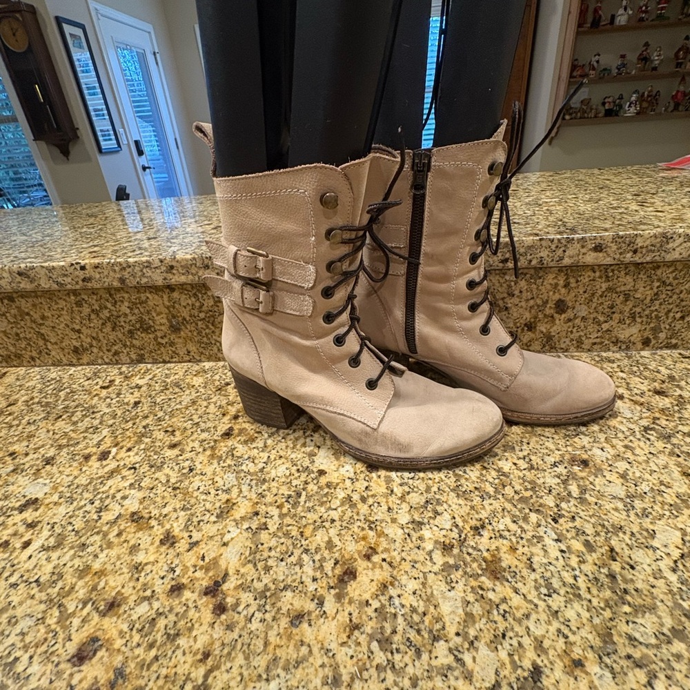 Anthropologie Holding Horses Paddock Kiltie Zip Lace Up Stone Suede Boots 38 8